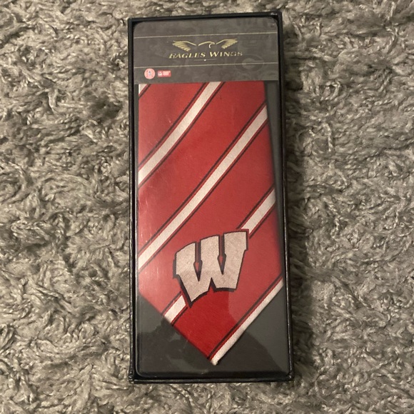 Wisconsin Badgers Red and White Striped Tie - Picture 1 of 2